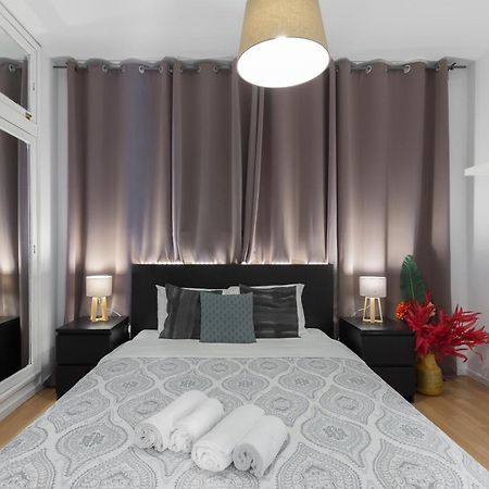 Host Wise - Large Flat W Terrace - Ace Location At Aliados Appartement Porto Buitenkant foto