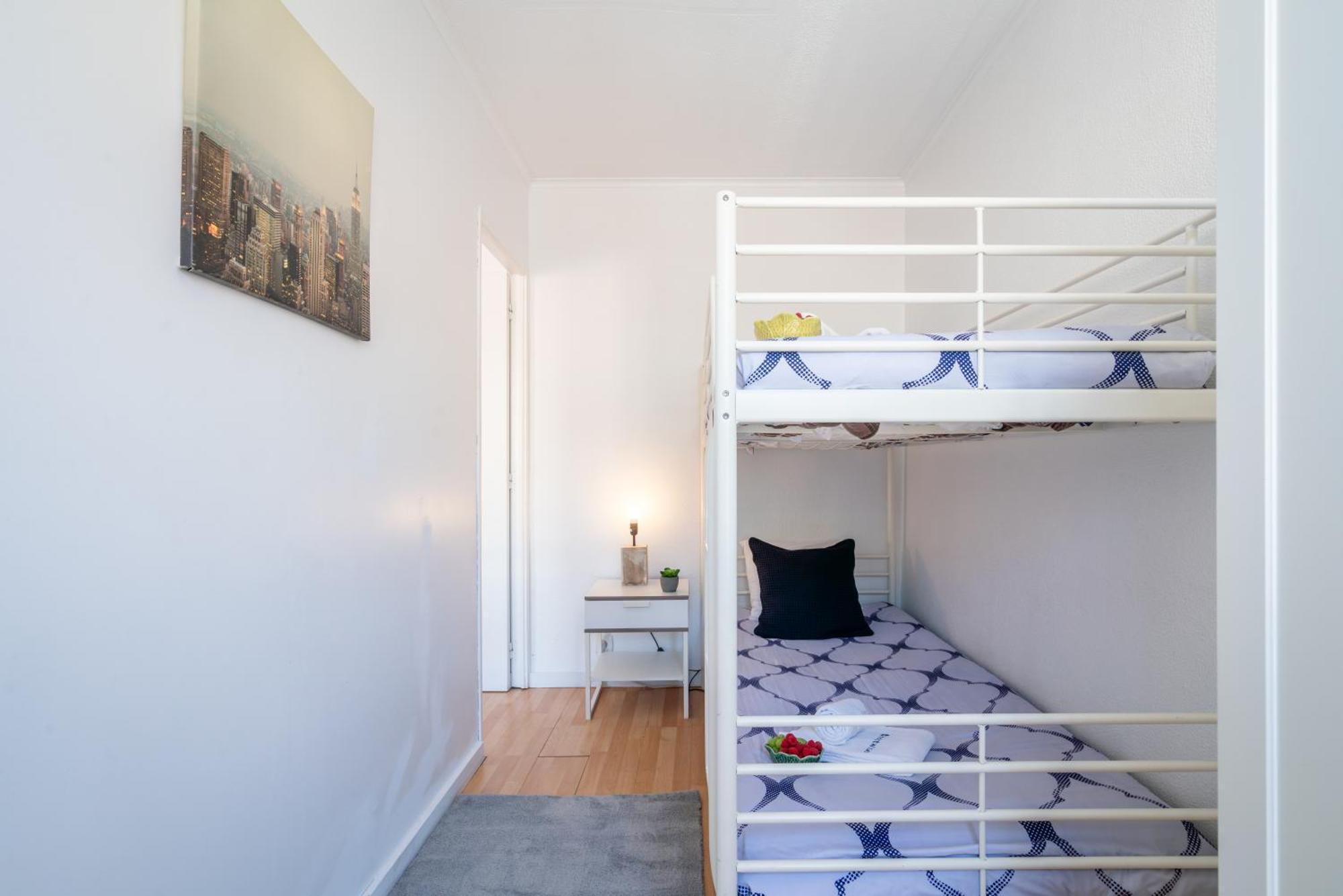 Host Wise - Large Flat W Terrace - Ace Location At Aliados Appartement Porto Buitenkant foto