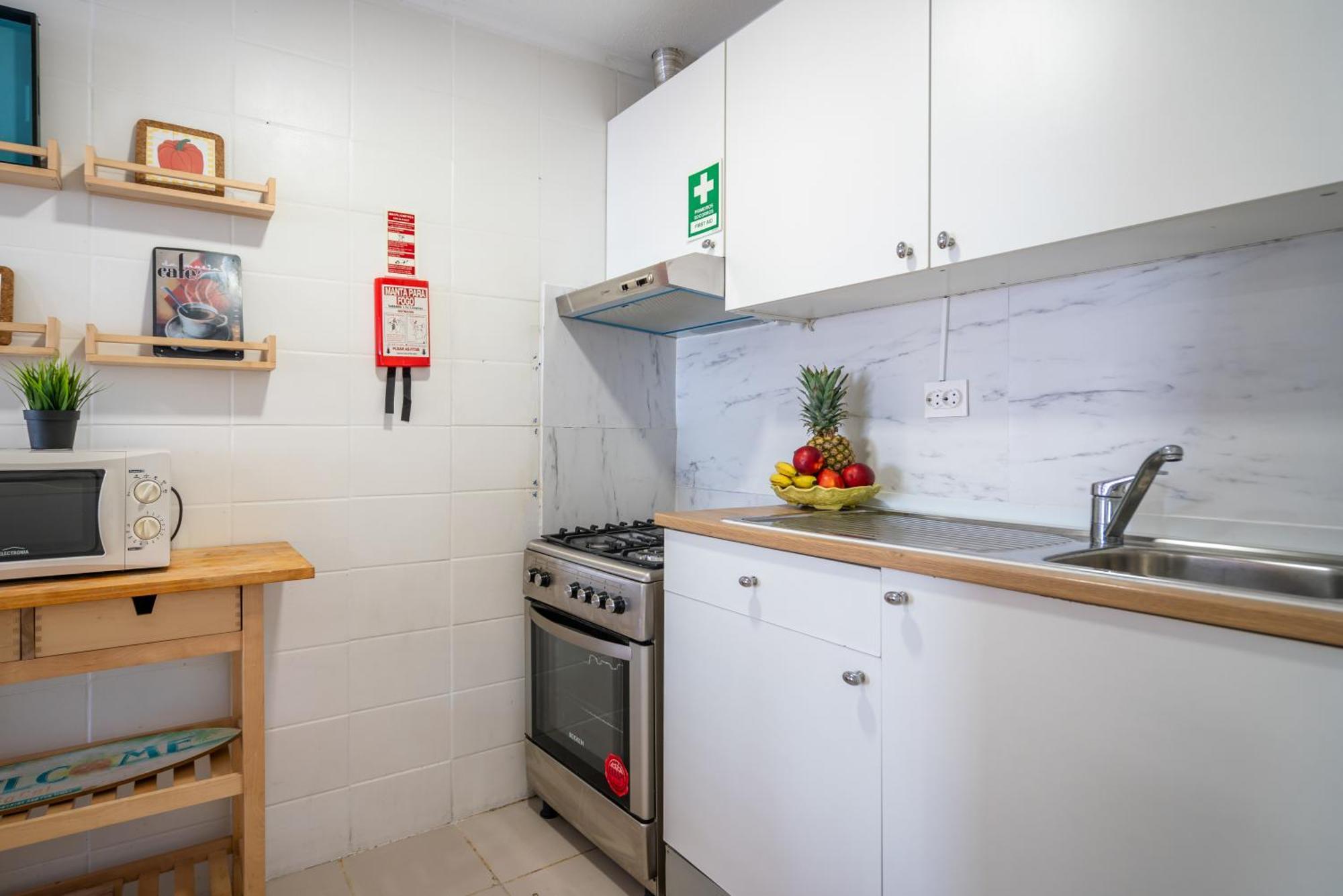 Host Wise - Large Flat W Terrace - Ace Location At Aliados Appartement Porto Buitenkant foto