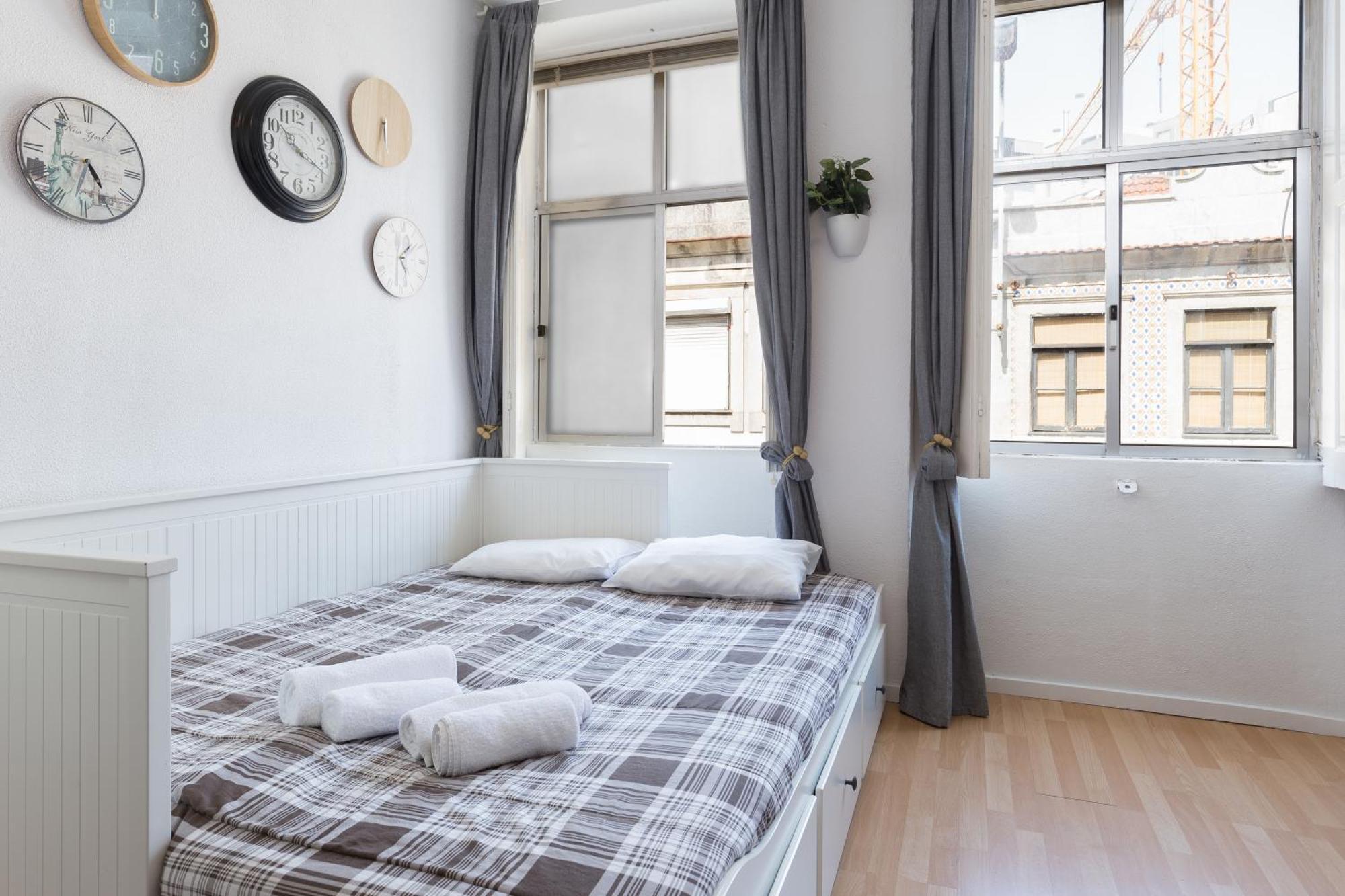 Host Wise - Large Flat W Terrace - Ace Location At Aliados Appartement Porto Buitenkant foto