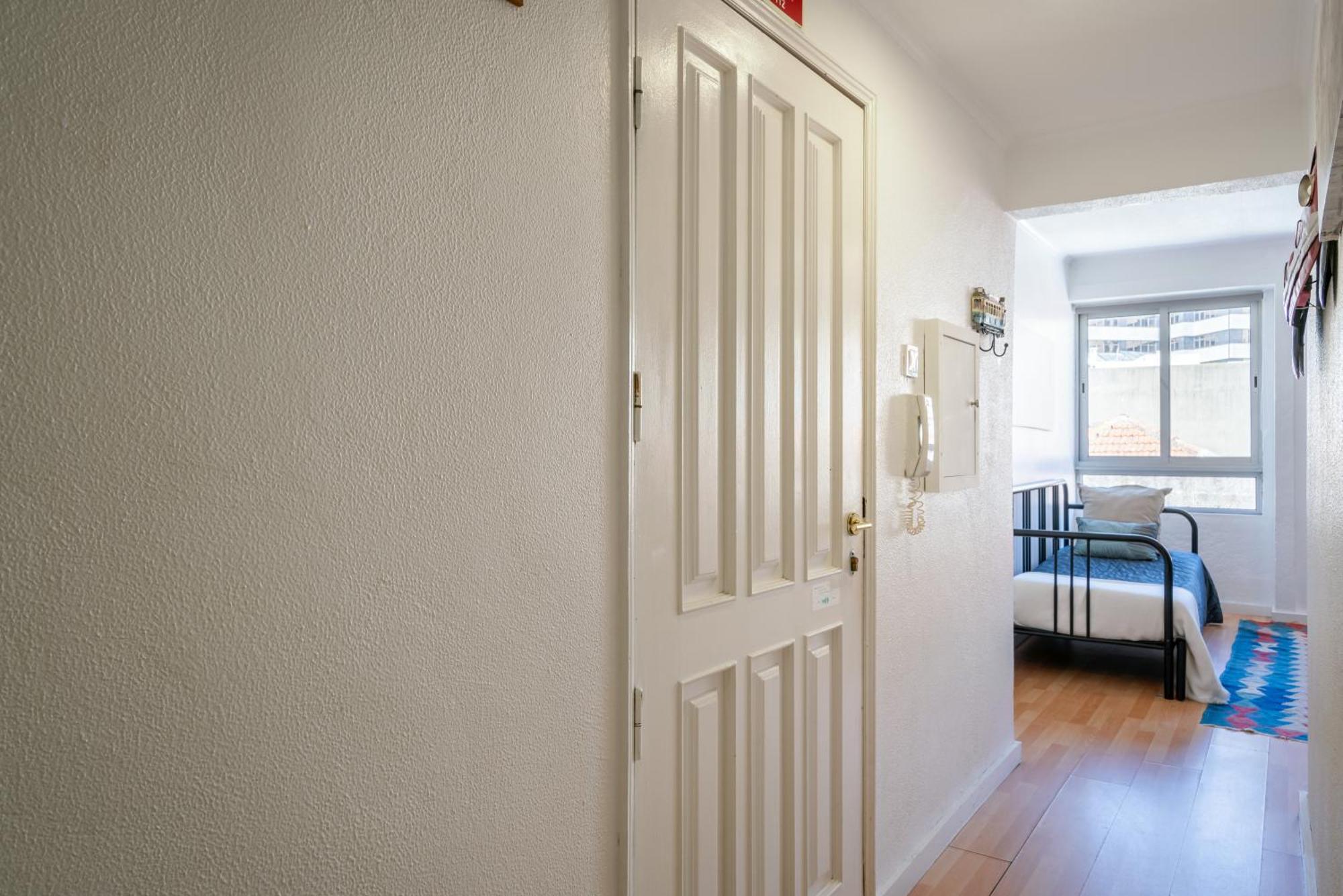 Host Wise - Large Flat W Terrace - Ace Location At Aliados Appartement Porto Kamer foto