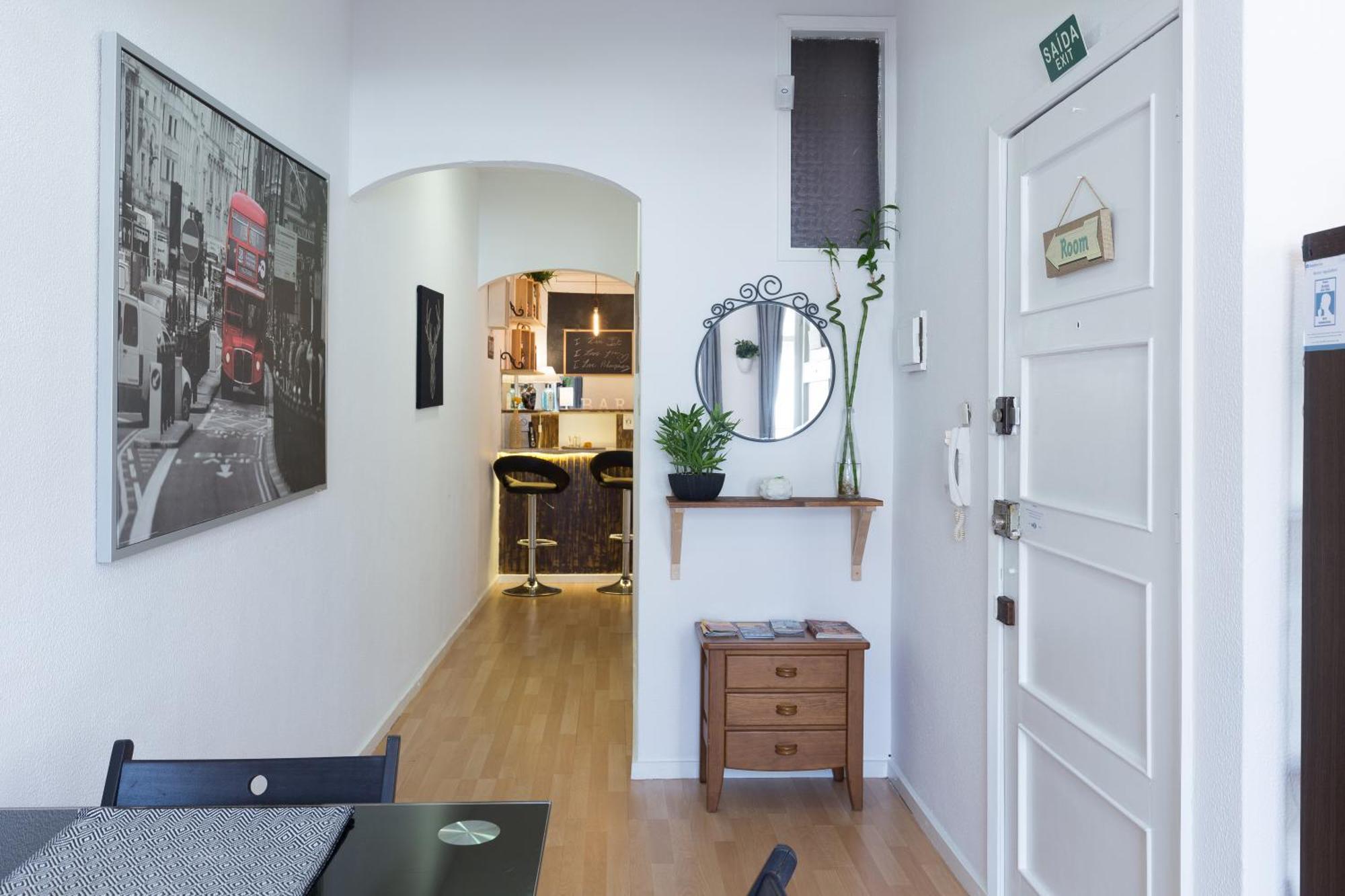 Host Wise - Large Flat W Terrace - Ace Location At Aliados Appartement Porto Kamer foto